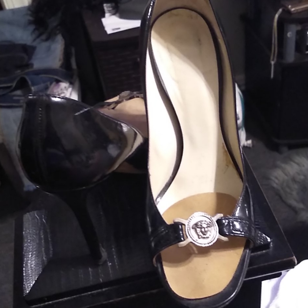 Shoes - Picture 3 of 4